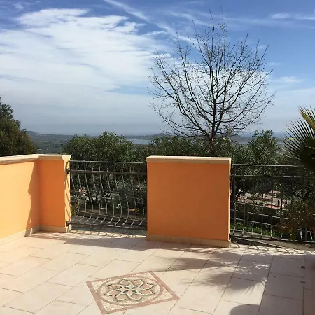 Via Dei Pini Apartamento *